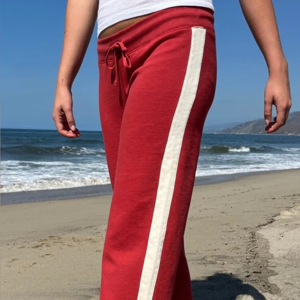 BRANDY MELVILLE HILARY STRIPE SWEATPANTS